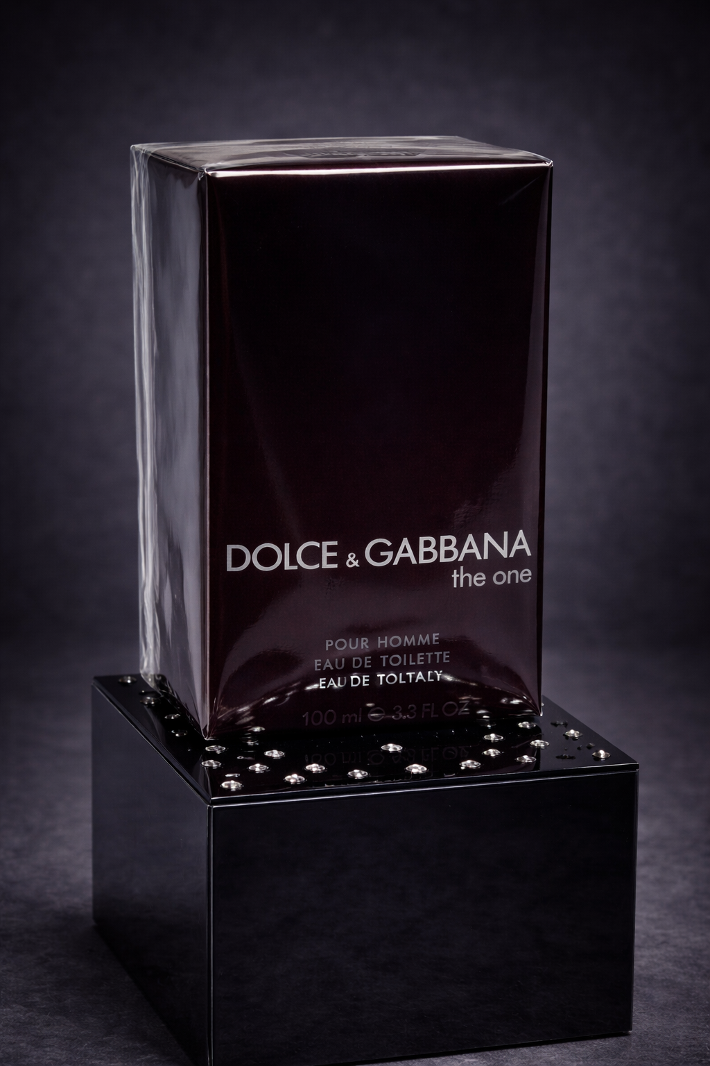 The One by Dolce & Gabbana – Eau de Toilette (3.3 oz / 100 ml)