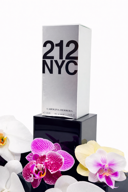 212 by Carolina Herrera – Eau de Toilette (3.4 oz / 100 ml)