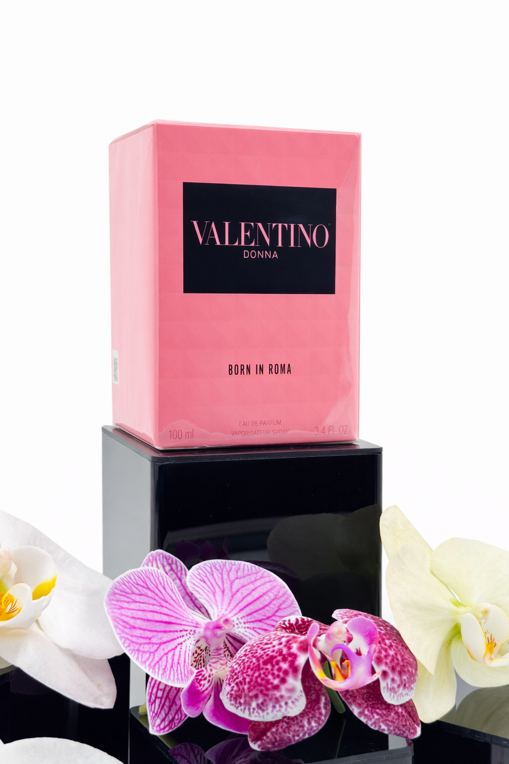 Born in Roma Donna by Valentino – Eau de Parfum (3.4 oz / 100 ml)
