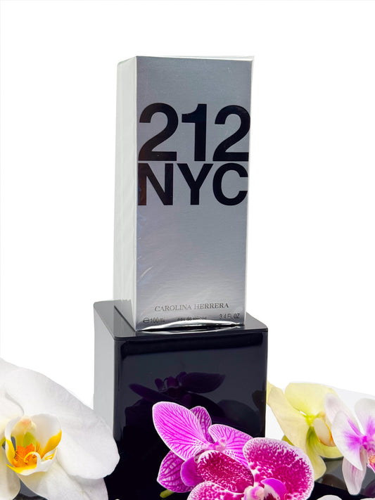 212 by Carolina Herrera – Eau de Toilette (3.4 oz / 100 ml)