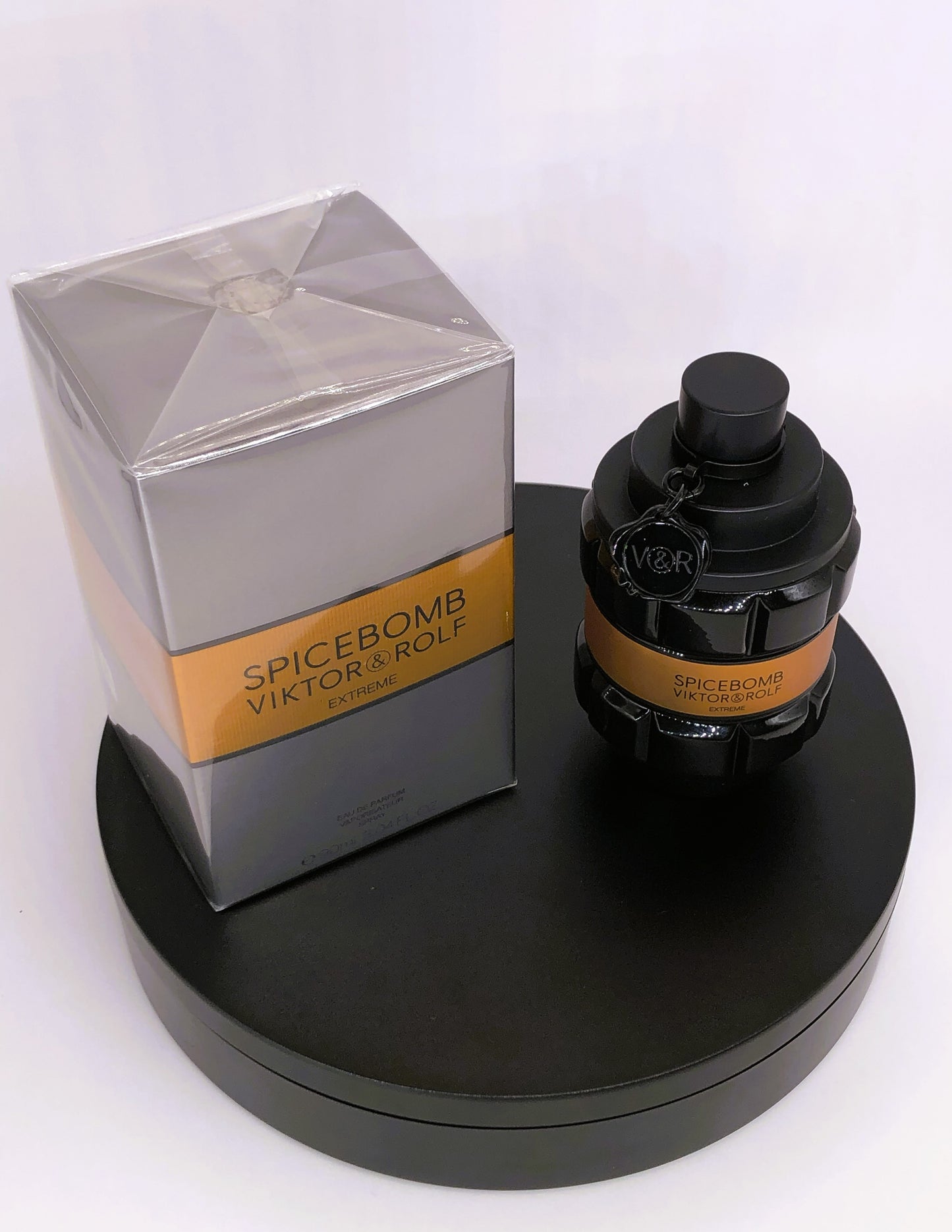 Spicebomb Extreme by Viktor & Rolf – Eau de Parfum (3.04 oz / 90 ml)