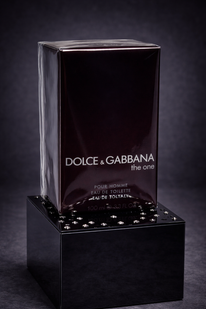 The One  by Dolce & Gabbana  – Eau de Toilette (3.3 oz / 100 ml)